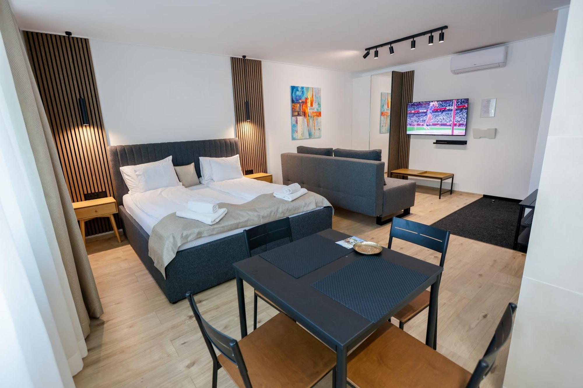 Apartment Gyulai Varpark 2 *