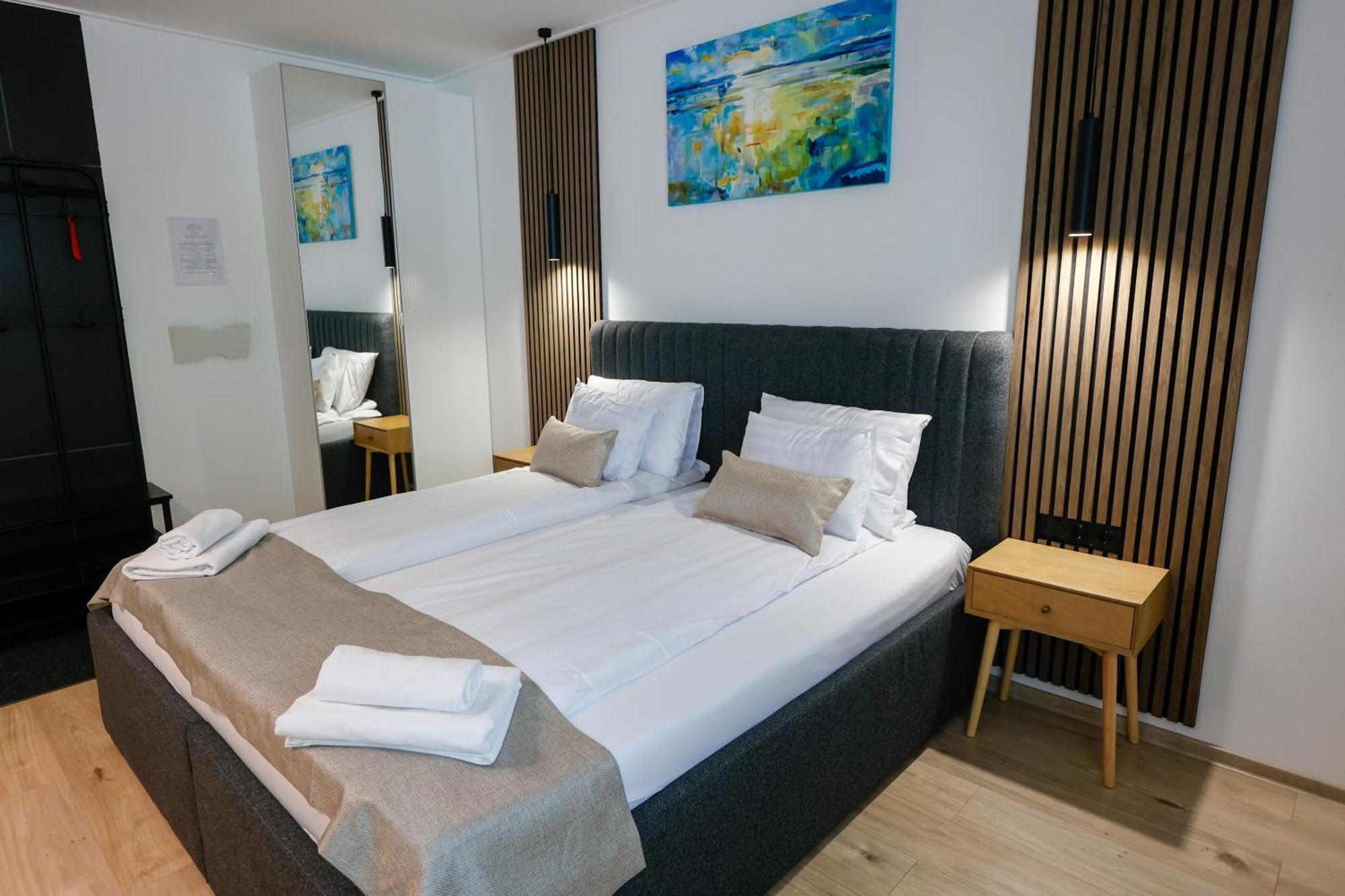 Apartment Gyulai Varpark 2 *